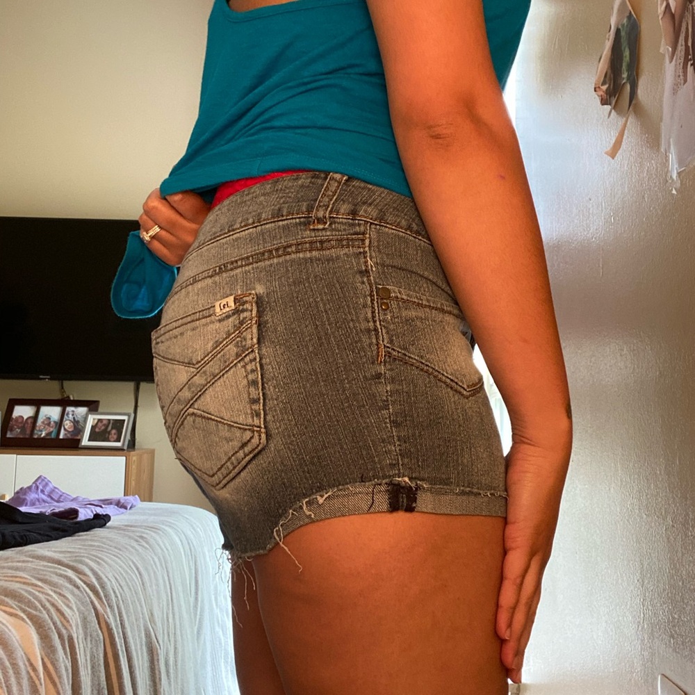 3 shorts size 11 juniors - Picture 8 of 9